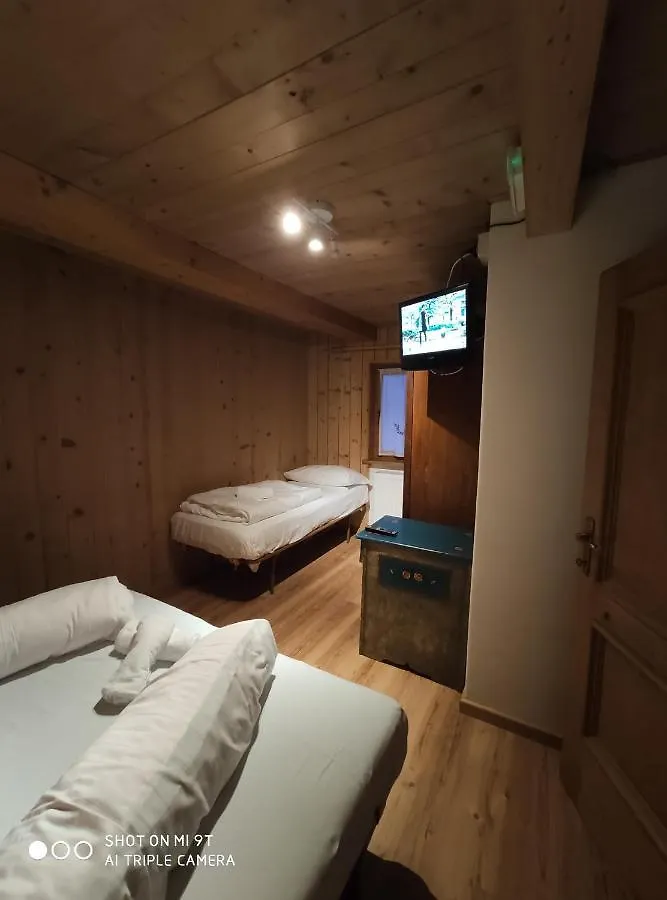 Bedrooms In Kratten Italy