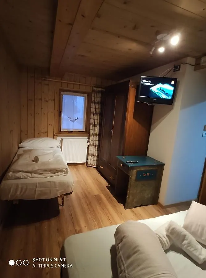 Bedrooms In Kratten Chalet